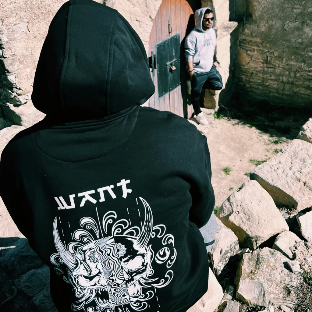 Sudadera tatuaje WANT x NEED